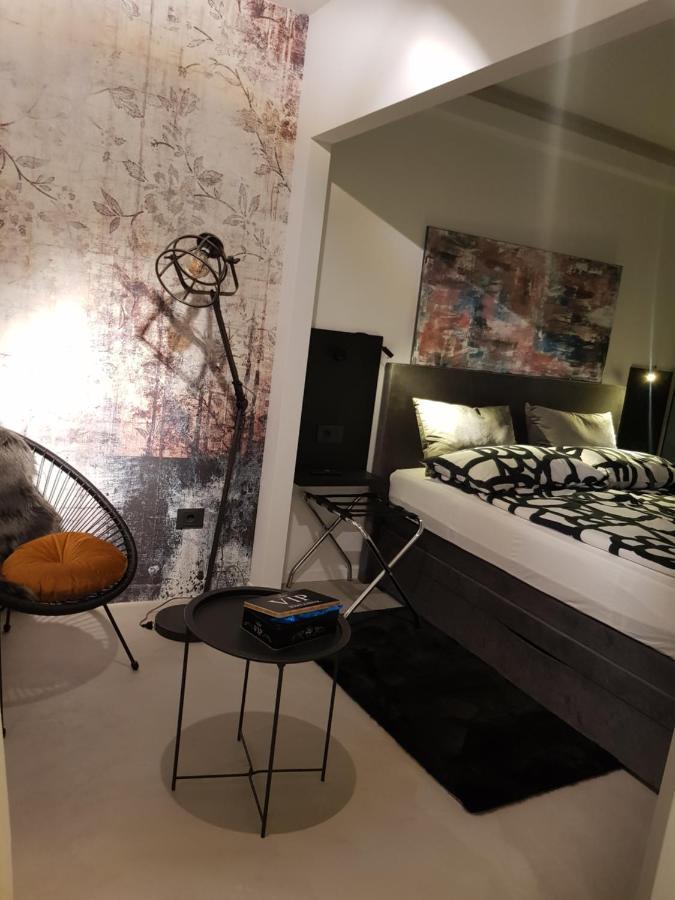 Vip, With Free Garage Parking Apartment Pula