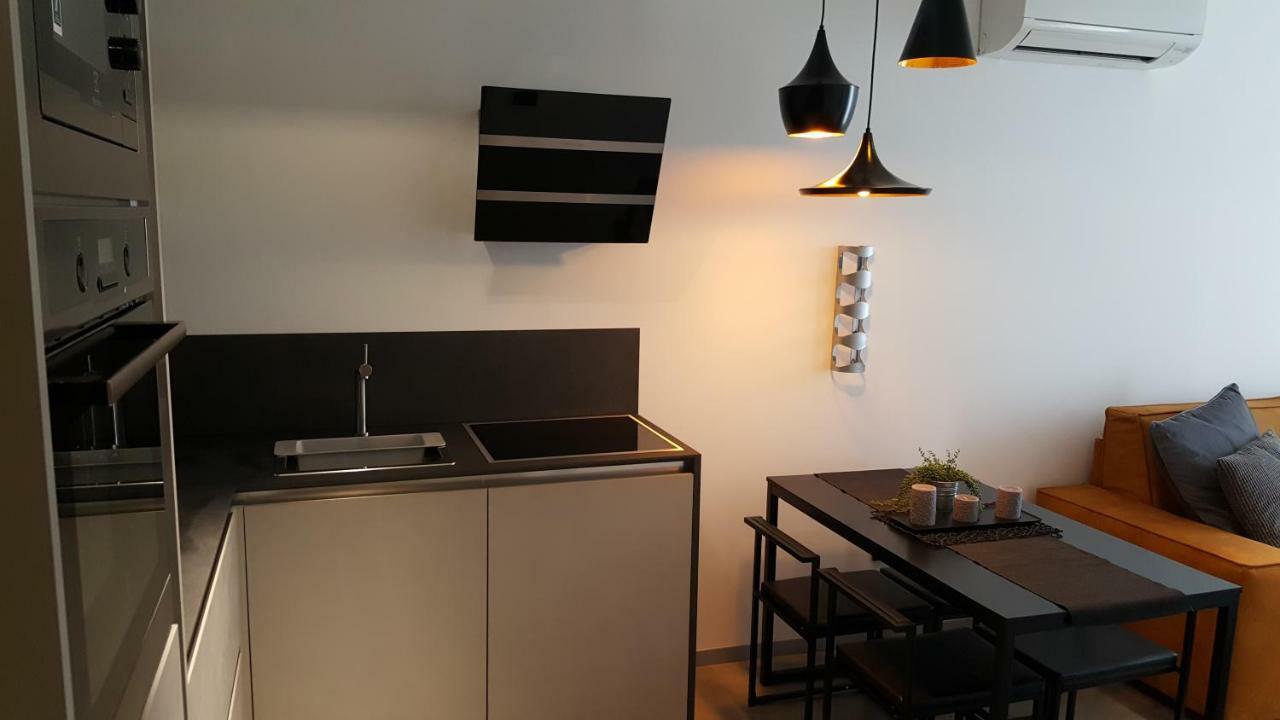 Vip, With Free Garage Parking Apartment Pula