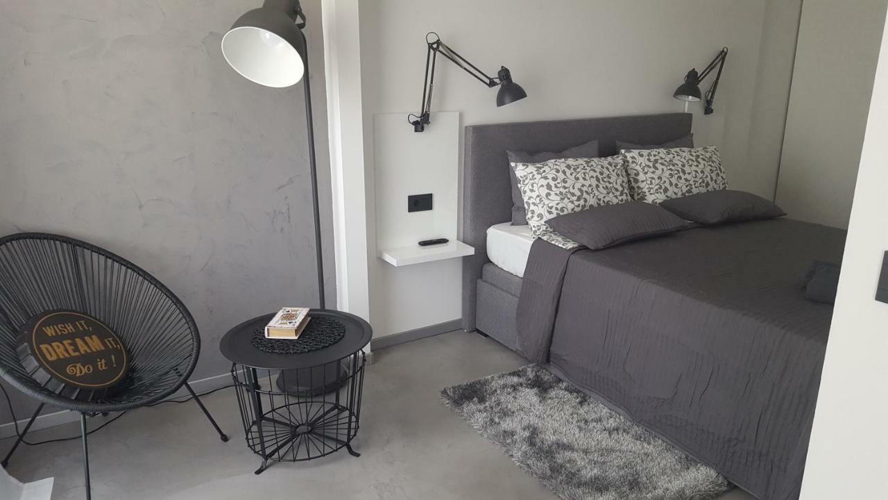 Apartment Vip, With Free Garage Parking *