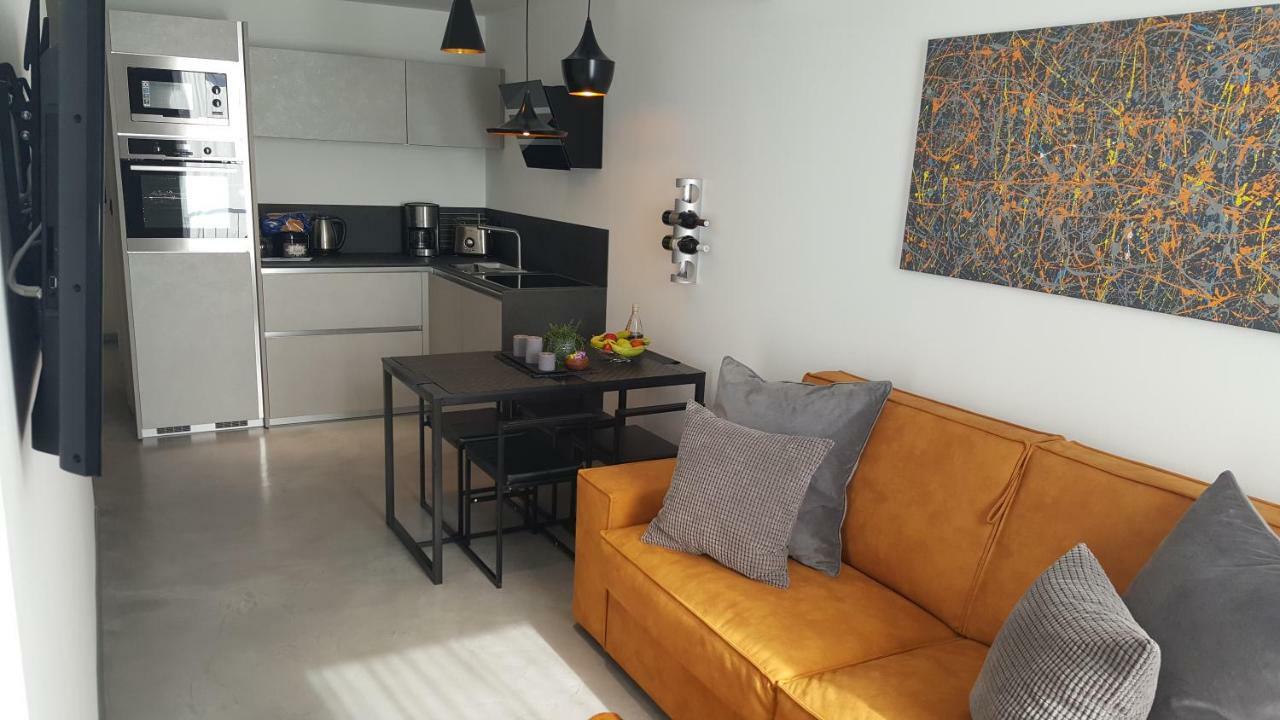 Apartment Vip, With Free Garage Parking Pula