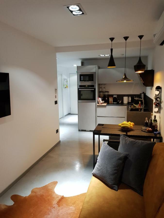 Vip, With Free Garage Parking Apartment Pula